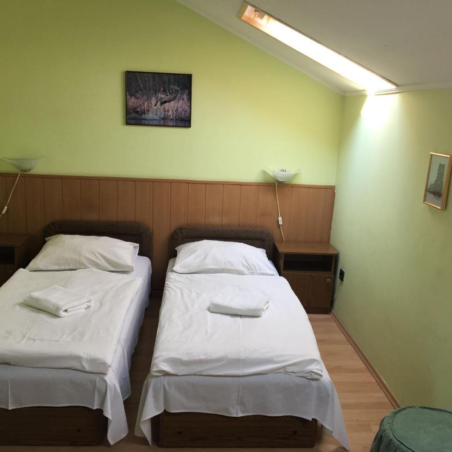 Muskatli Panzio Bed & Breakfast Gyor Luaran gambar