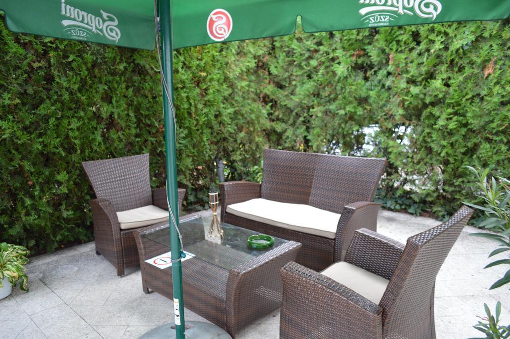 Muskatli Panzio Bed & Breakfast Gyor Luaran gambar