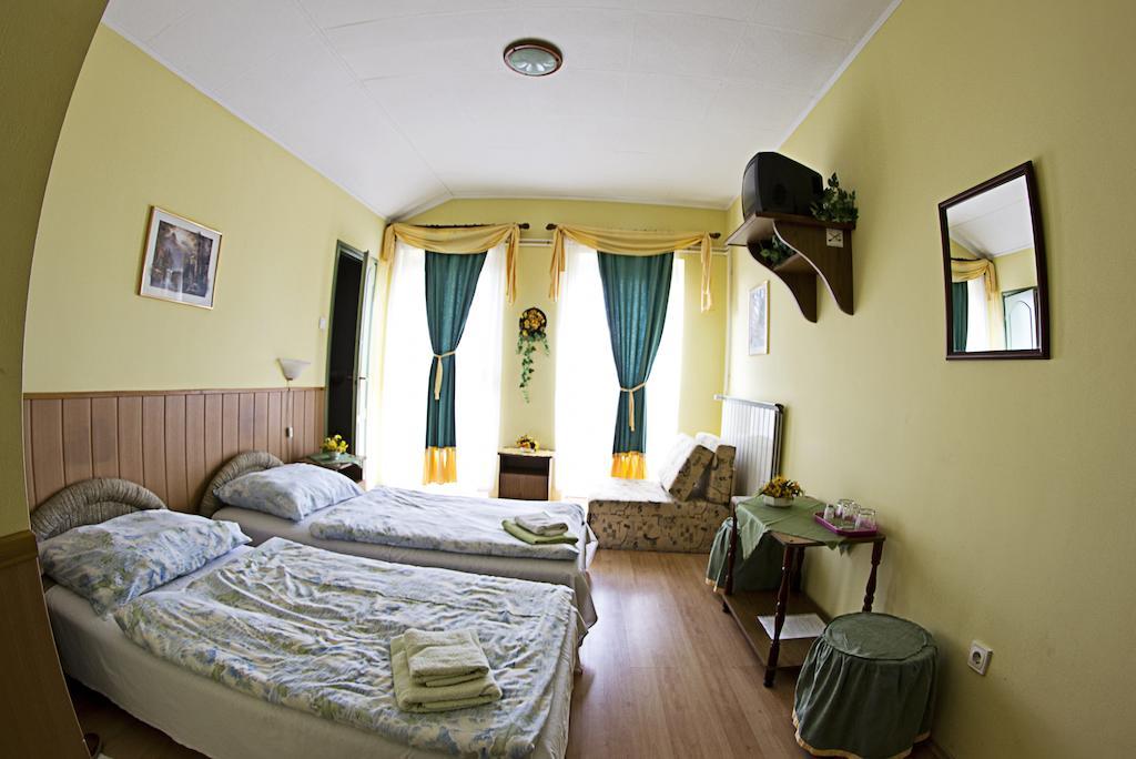 Muskatli Panzio Bed & Breakfast Gyor Bilik gambar