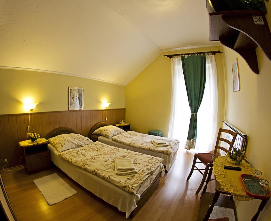 Muskatli Panzio Bed & Breakfast Gyor Bilik gambar