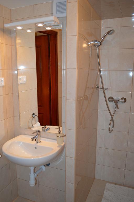 Muskatli Panzio Bed & Breakfast Gyor Bilik gambar