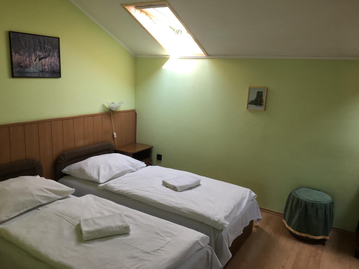Muskatli Panzio Bed & Breakfast Gyor Luaran gambar