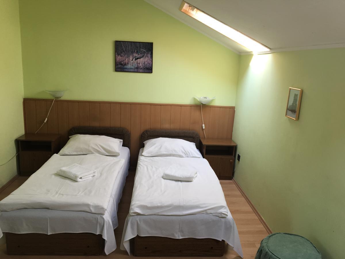 Muskatli Panzio Bed & Breakfast Gyor Luaran gambar