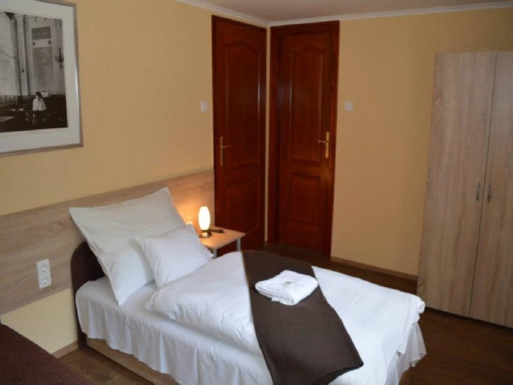 Muskatli Panzio Bed & Breakfast Gyor Luaran gambar